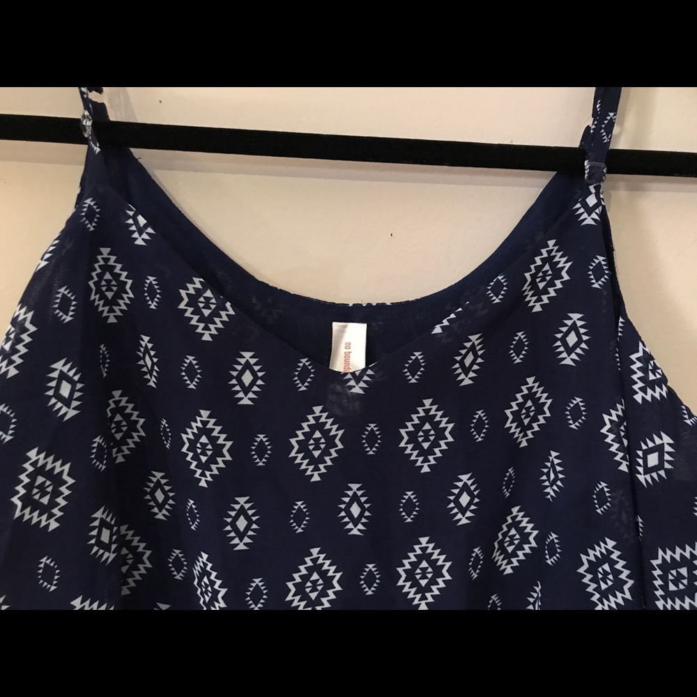 Pattern Crop Top - Picture 3 of 4